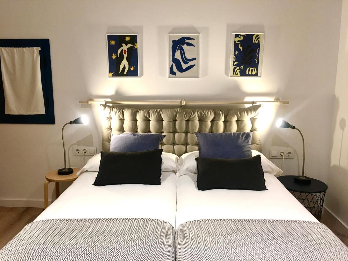 Torre De La Ferreria Apartman Tona Kültér fotó