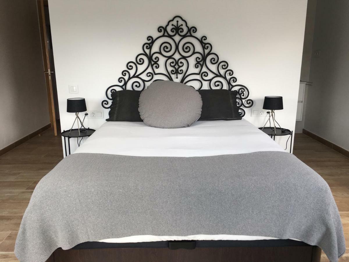 Torre De La Ferreria Apartman Tona Kültér fotó